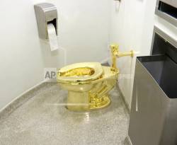 سرقة مرحاض ذهبي ثمنه مليون إسترليني من قصر بريطاني