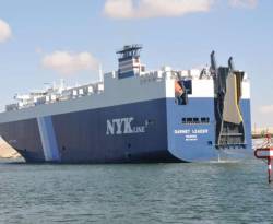 تصادم سفينتين يؤخر المرور بقناة السويس