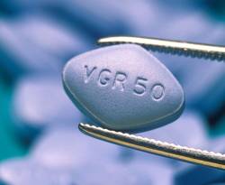 موقع موالٍ: الضغوط الاقتصادية تدفع السوريين للاستعانة بـ 