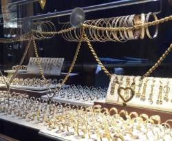 قفزة للذهب على وقع تراجع الليرة