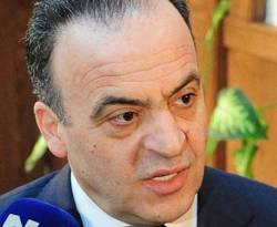 خميس يقر بوجود دراسة لرفع سعر البنزين