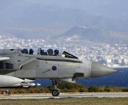 القاذفات البريطانية تقصف حقولاً نفطية في سوريا للمرة الثانية