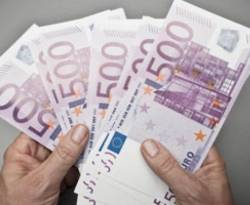اليورو يرتفع مقابل الدولار مع ترقب اجتماع المركزي الأمريكي