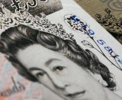 خسائر الاسترليني تتفاقم بعد زيارة ماي لبروكسل