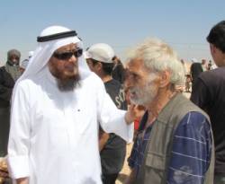 معاناة كبار السن من اللاجئين السوريين أمام طوابير الجمعيات الخيرية في الأردن!