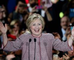 كلينتون تتفوق على ترامب على صعيد الاحتياطي المالي