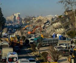 الزلزال في تركيا يثير تساؤلات حول معايير البناء