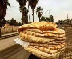 الإعلام الموالي يؤكد رفع سعر الخبز المدعوم.. قريباً