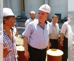 وزير التجارة.. 