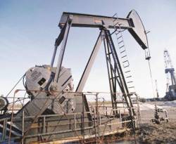 النفط يقفز 5% للمرة الثانية في أسبوع مدعوما بمشتريات لتسوية المراكز