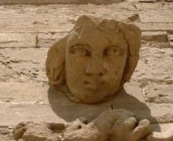 روسيا: الدولة الإسلامية تجني نحو 200 مليون دولار سنوياً من بيع الآثار