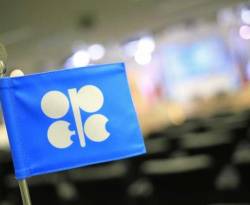 مصادر عربية في أوبك تتوقع ارتفاع النفط فوق 70 دولارا بحلول نهاية 2015