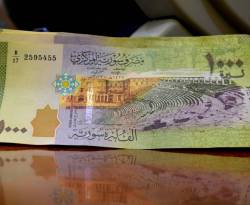 على وقع التصعيد في إدلب.. سعر جديد هو الأدنى لليرة السورية منذ أكثر من شهر