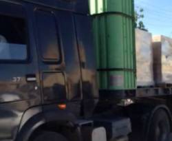 السطو على أطنان من المساعدات الغذائية على طريق إدلب