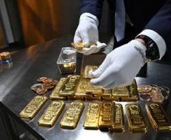 الذهب قرب 5600 دولار مع الإقبال على أصول الملاذ الآمن