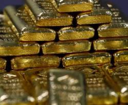 عالمياً: الذهب يهبط مع صعود الدولار بفعل مخاوف التجارة والأسواق الناشئة