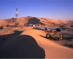 وزير النفط الجزائري يدعو 