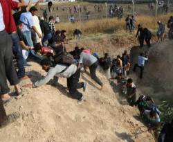 استمرار تدفق اللاجئين السوريين من تل أبيض إلى تركيا