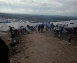 الخيام تضيق بـ30 ألف لاجئ  سوري في أطمة