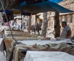 أسعار خيالية في شرقي حلب.. كروز دخان بـ 90 ألف ليرة