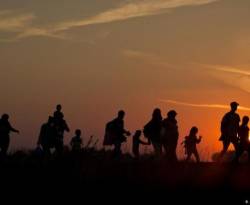 محلل اقتصادي يدق ناقوس الخطر حيال نزيف الموارد البشرية