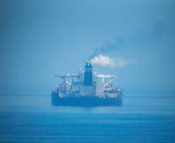 النظام يعلن عن وصول ثلاث ناقلات غاز ونفط إلى ميناء بانياس