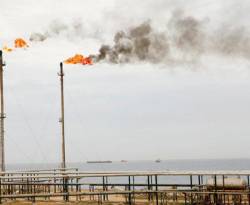 النفط ينخفض مع تأثر توقعات الطلب سلباً بالنزاعات التجارية