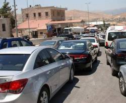حلفاء الأسد في لبنان يطالبون بإلغاء تأشيرة السوريين