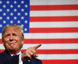 ترامب يقول إنّ آبل ستنفق 