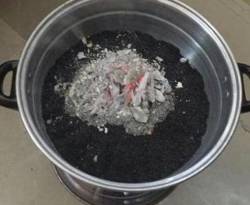 التدفئة على التمز.. سكان الساحل، يعود بهم الزمن إلى الوراء