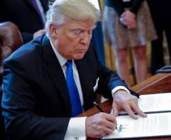 سوريا ما تزال في القائمة.. ترامب يستثني العراق من حظر سفر جديد