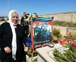 خميس يفي بوعوده نحو ذوي قتلى النظام ويثبتهم في الوظائف