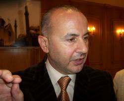 خالد العبود: بشار الأسد أكبر من أن نناشده من أجل جرة غاز