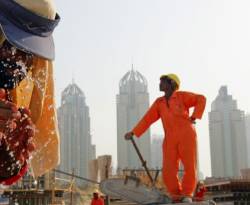 السعودية تنفي رفع مكافأة نهاية خدمة العمالة الوافدة