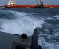 وكالة: إيران تصادر سفينة أجنبية تنقل وقوداً مهرباً وتحتجز طاقمها