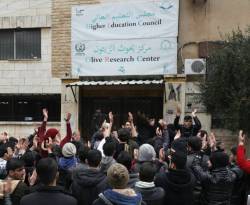 إدلب.. احتجاجات طلابية جراء إغلاق جامعات