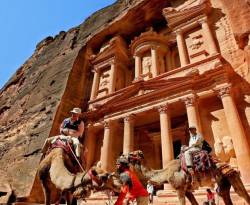 الأردن يسمح بدخول السيّاح السوريين إلى أراضيه وفق ضوابط