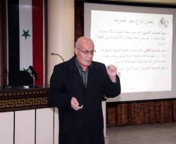 أكاديمي ينتقد سياسة الحكومة تجاه سعر الصرف