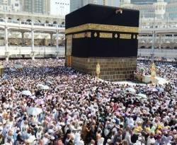 النظام يعفي الحجاج السوريين من تصريف الـ 100 دولار عند العودة