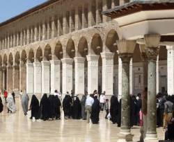 المصرف المركزي يخص الإيرانيين بهذا القرار