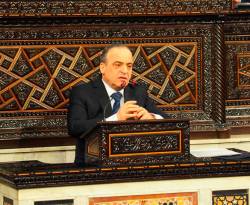 خميس: لدينا أموال كثيرة للإقراض.. فماذا عن زيادة الرواتب؟!