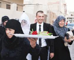 تكاليف الزواج في سوريا: براد وغسالة وفرن يحتاجون عملاً لعام كامل