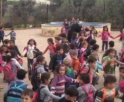 اتهامات للحكومة التركية باقتطاع جزء من رواتب المدرسين السوريين في المخيمات