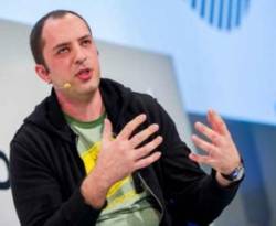 بعد بضع سنوات من رفضها لتوظيفهما...فيسبوك تنقل مؤسسَي 