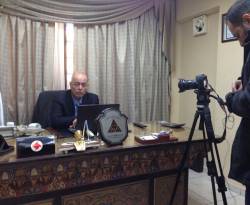 باحث اقتصادي يشن هجوماً على الحكومة بعد زيادة الرواتب