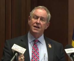 نائب في مجلس النواب الأمريكي يجدد الدعوة لرفع قيود التصدير إلى سوريا