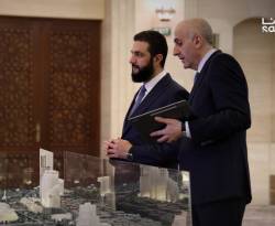 صور تظهر الشرع خلال إطلاعه على مشاريع للتطوير العقاري في مركز دمشق