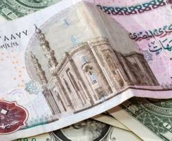 مصرفيون: الدولار يتجاوز 16 جنيها في البنوك المصرية