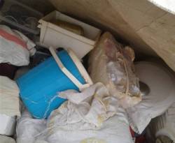 البراد والغسالة والسلة الإغاثية بنصف الثمن.. نازحون يضطرون لبيع ممتلكاتهم لتجار متجولين