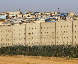 تركيا تبحث تشييد مزيد من الجدران على الحدود السورية